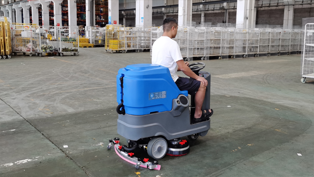 潔臣士工業(yè)掃地機，工商業(yè)高效清潔神器