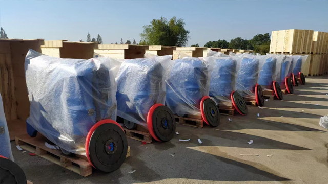 潔臣士洗地機,商場潔凈守護者