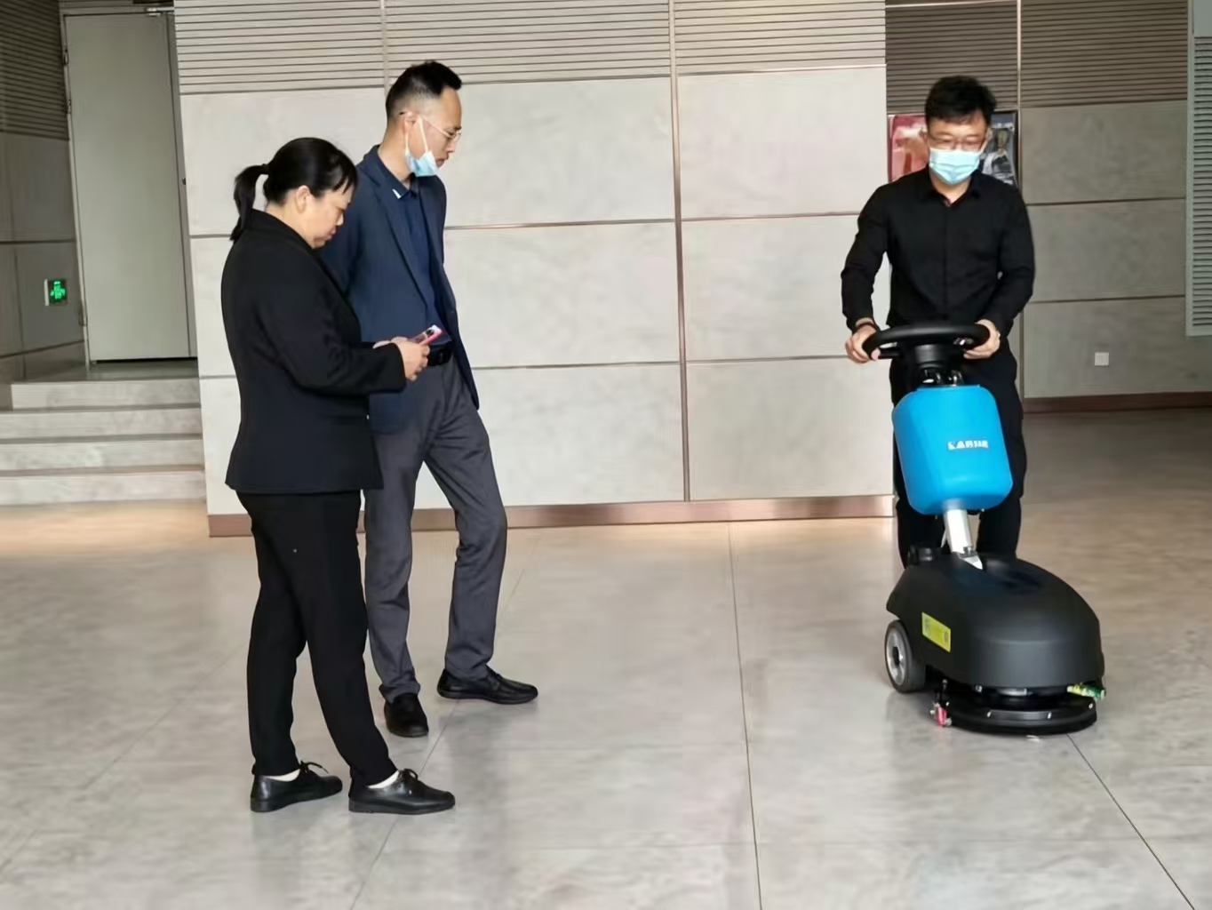 潔臣士小型洗地機(jī) 潔臣士小型洗地機(jī)